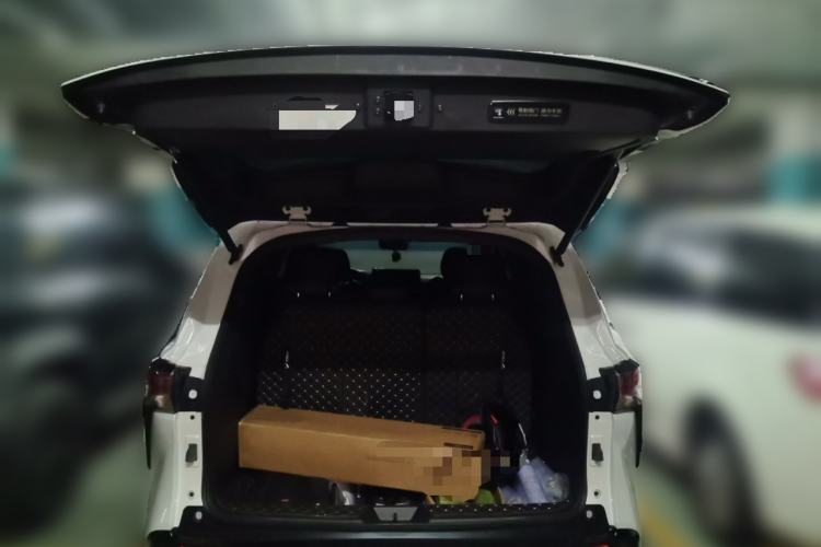 Used Toyota SIENNA 2024 2.5L Hybrid Platinum Edition Trunk