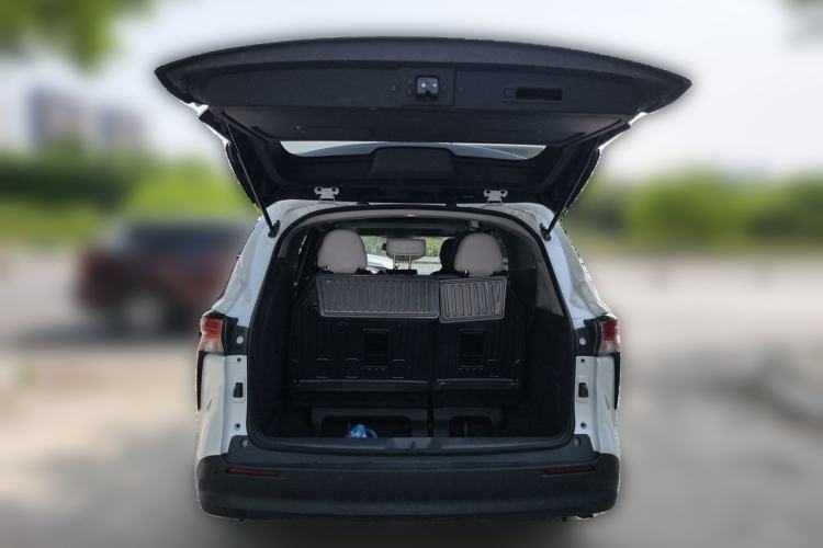 Used Toyota SIENNA 2024 2.5L Hybrid Comfort Edition Trunk