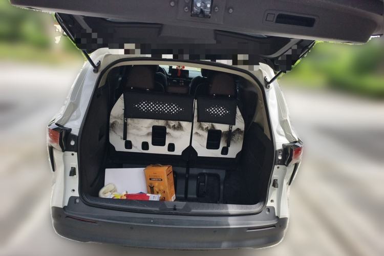 Used Toyota SIENNA 2024 2.5L Hybrid Comfort Edition Trunk