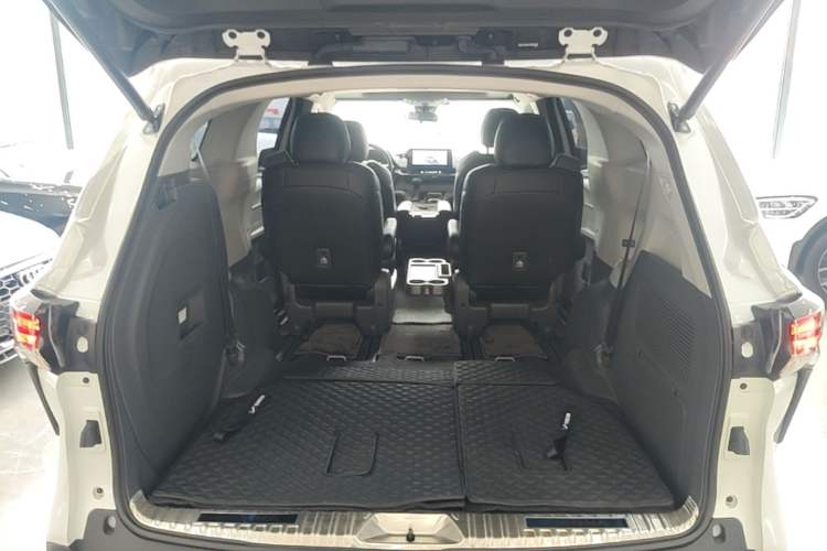 Used Toyota SIENNA 2024 2.5L Hybrid Comfort Edition Trunk