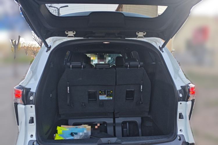 Used Toyota SIENNA 2024 2.5L Hybrid Four-Wheel Drive Luxury Edition Trunk