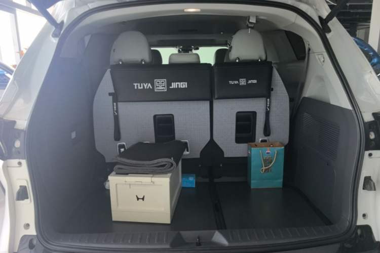 Used Toyota SIENNA 2024 2.5L Hybrid Comfort Edition Trunk