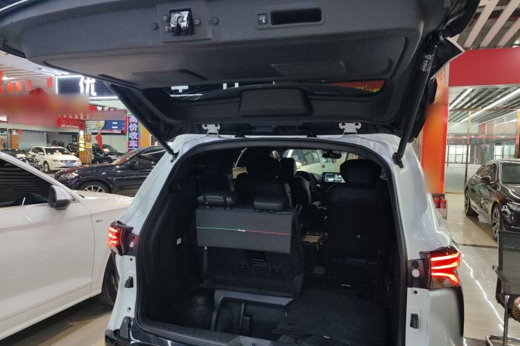 Used Toyota SIENNA 2024 2.5L Hybrid Four-Wheel Drive Prestige Edition Trunk