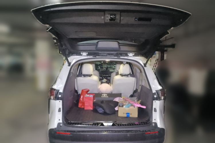 Used Toyota SIENNA 2024 2.5L Hybrid Comfort Edition Trunk