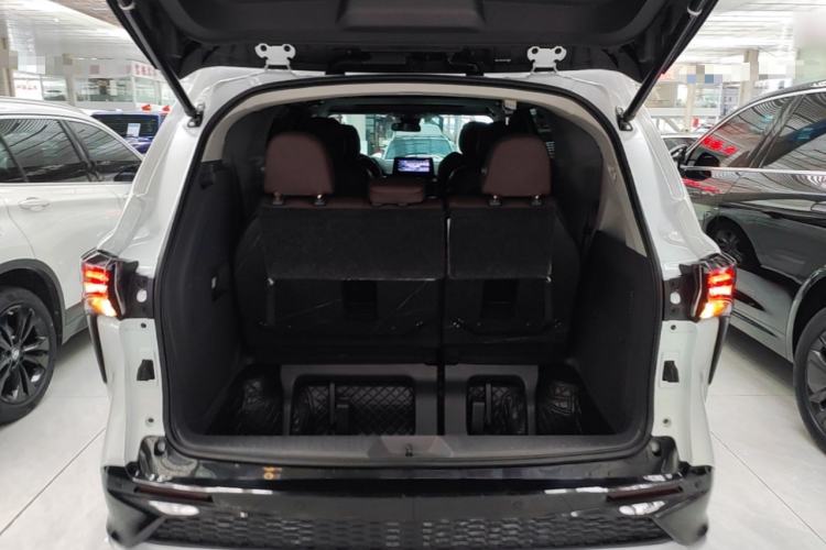 Used Toyota SIENNA 2024 2.5L Hybrid Comfort Edition Trunk