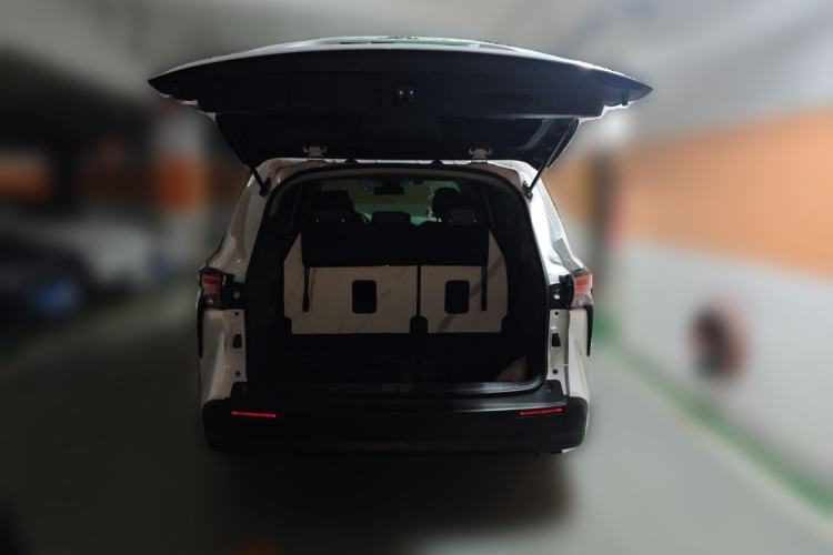 Used Toyota SIENNA 2024 2.5L Hybrid Comfort Edition Trunk