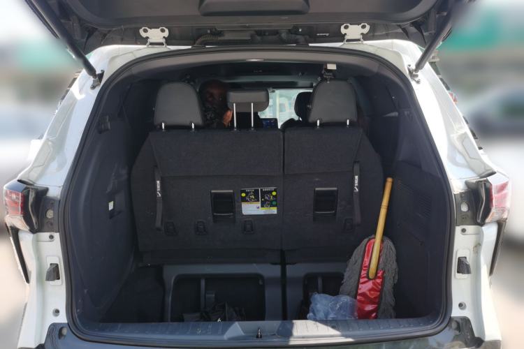 Used Toyota SIENNA 2024 2.5L Hybrid Luxury Edition Trunk