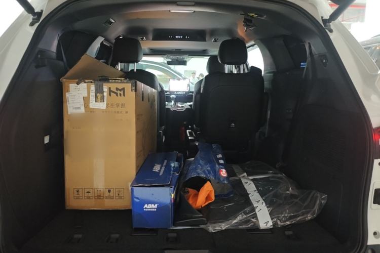 Used Toyota SIENNA 2024 2.5L Hybrid Luxury Edition Trunk