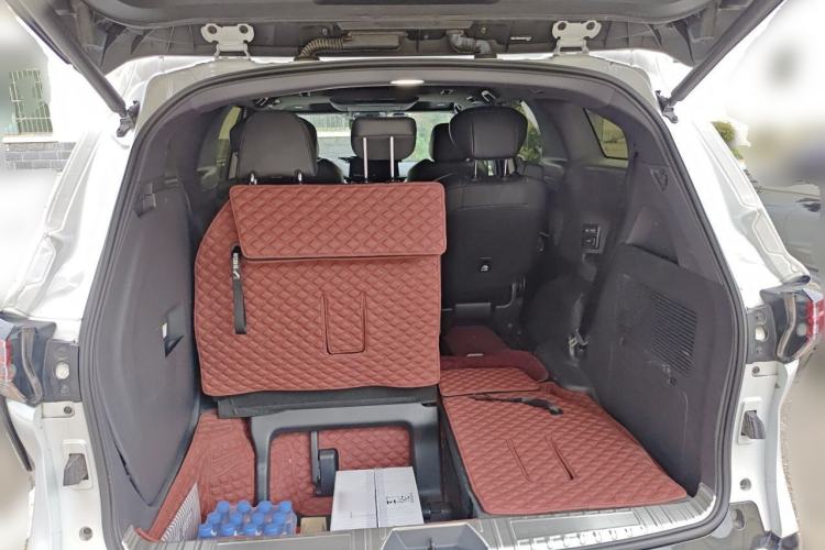 Used Toyota SIENNA 2024 2.5L Hybrid Platinum Edition Trunk