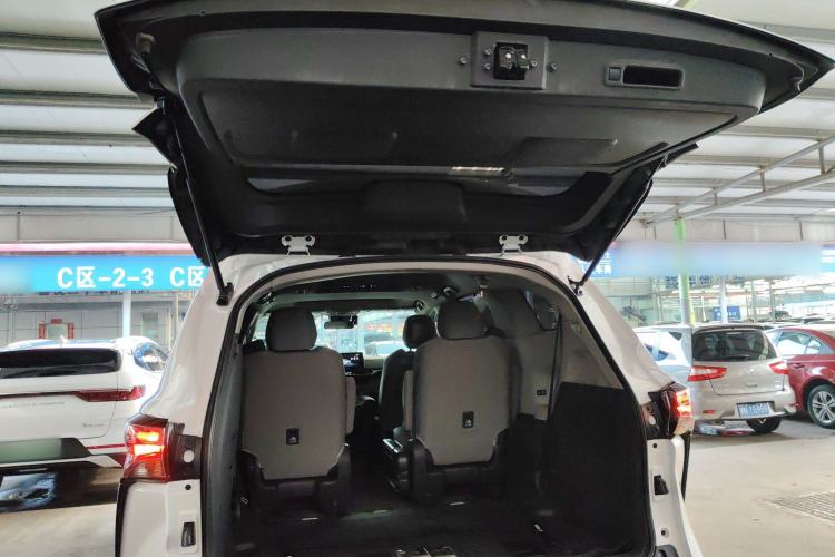Used Toyota SIENNA 2024 2.5L Hybrid Comfort Edition Trunk
