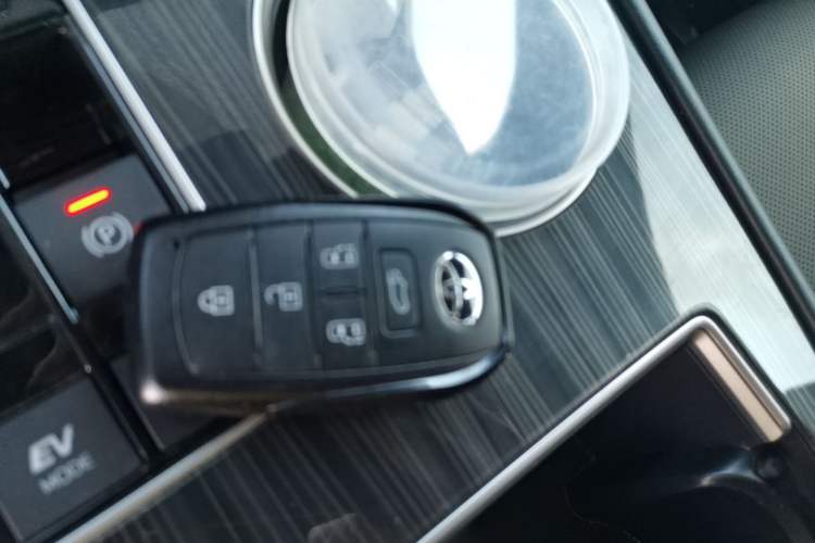 Used Toyota SIENNA 2024 2.5L Hybrid Four-Wheel Drive Prestige Edition Vehicle Key