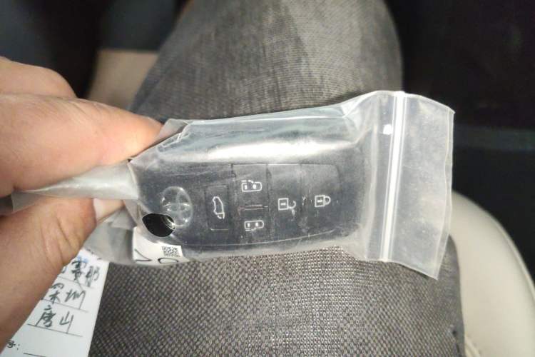 Used Toyota SIENNA 2024 2.5L Hybrid Prestige Deluxe Edition Vehicle Key