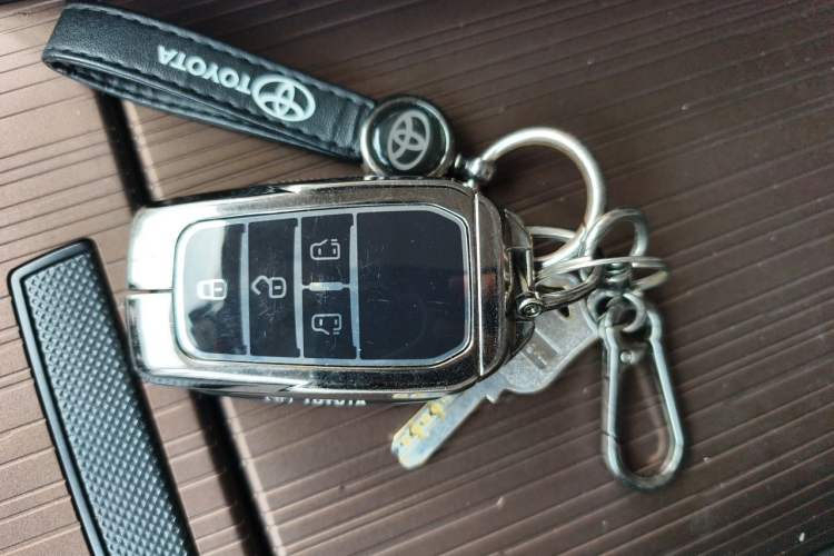 Used Toyota SIENNA 2024 2.5L Hybrid Comfort Edition Vehicle Key