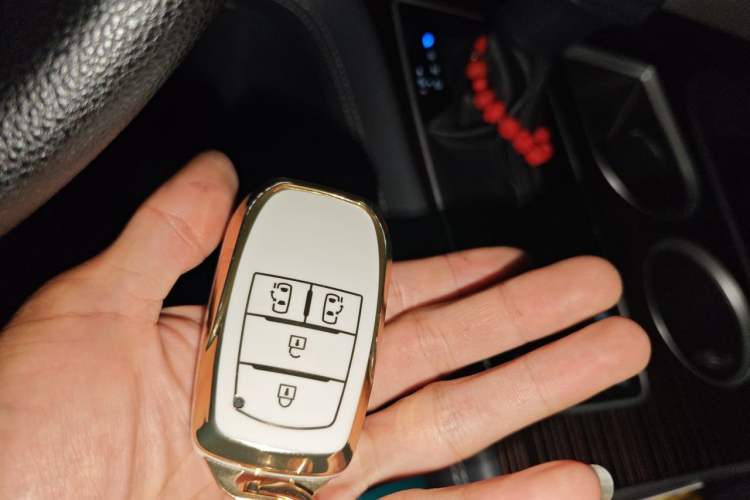 Used Toyota SIENNA 2024 2.5L Hybrid Comfort Edition Vehicle Key