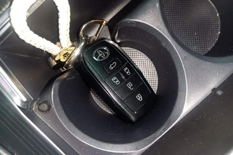 Used Toyota SIENNA 2024 2.5L Hybrid Prestige Deluxe Edition Vehicle Key