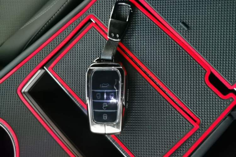 Used Toyota SIENNA 2024 2.5L Hybrid Prestige Deluxe Edition Vehicle Key