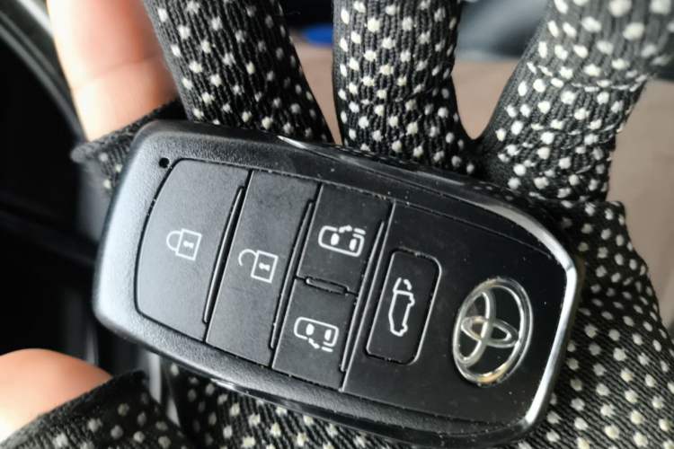 Used Toyota SIENNA 2024 2.5L Hybrid Four-Wheel Drive Prestige Edition Vehicle Key