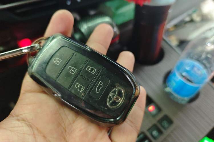 Used Toyota SIENNA 2024 2.5L Hybrid Four-Wheel Drive Prestige Edition Vehicle Key
