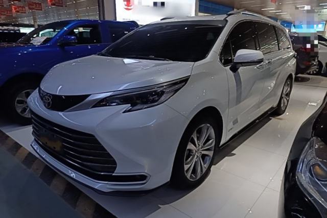 Used Toyota SIENNA 2024 2.5L Hybrid Luxury Edition