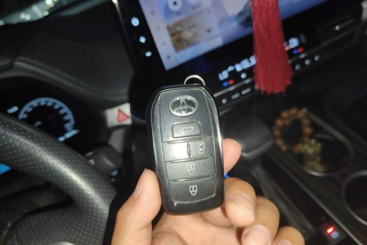 Used Toyota SIENNA 2024 2.5L Hybrid Platinum Edition Vehicle Key