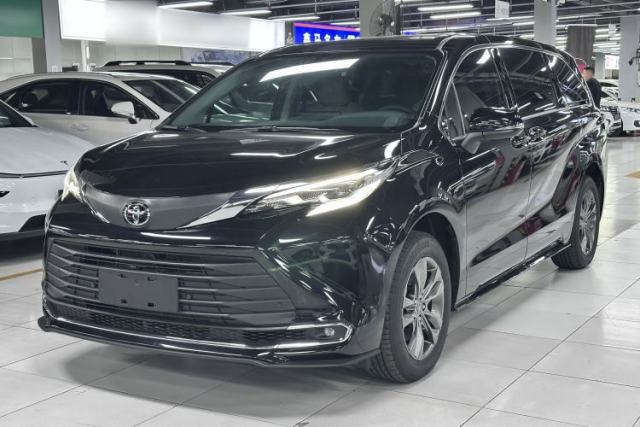 Used Toyota SIENNA 2026 Model 2.5L Dual-Engine Two-Wheel-Drive Comfort Edition