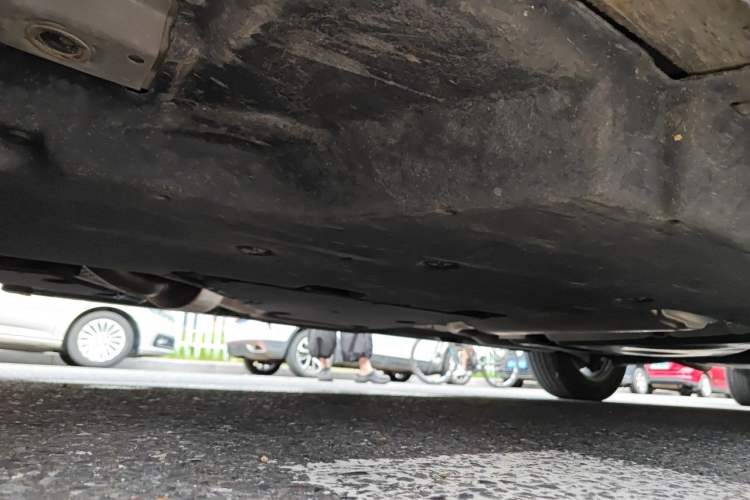 Used Toyota SIENNA 2026 Model 2.5L Dual-Engine Four-Wheel-Drive Premium Edition Chassis Front Left