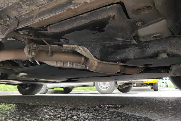 Used Toyota SIENNA 2026 Model 2.5L Dual-Engine Four-Wheel-Drive Premium Edition Chassis Front Right