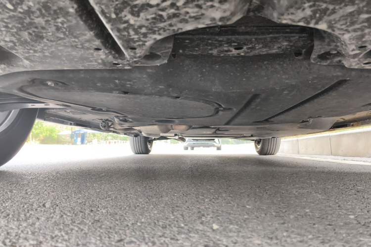 Used Toyota SIENNA 2026 Model 2.5L Dual-Engine Four-Wheel-Drive Prestige Edition Chassis Front