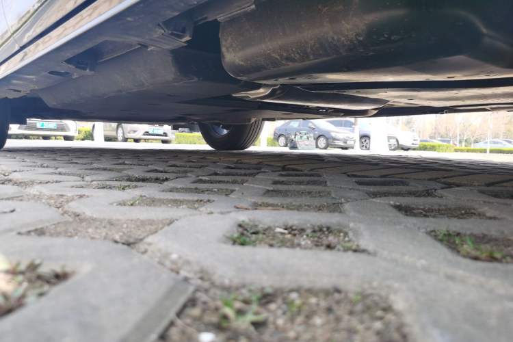 Used Toyota SIENNA 2026 Model 2.5L Dual-Engine Two-Wheel-Drive Comfort Edition Chassis Rear Left