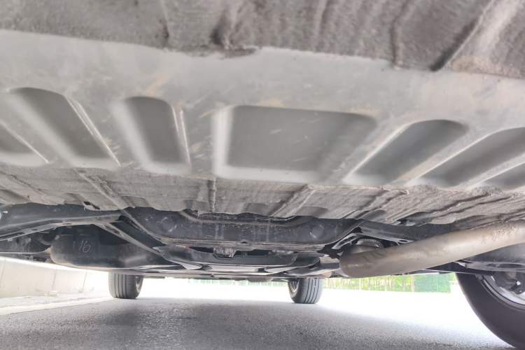 Used Toyota SIENNA 2026 Model 2.5L Dual-Engine Four-Wheel-Drive Prestige Edition Chassis Rear