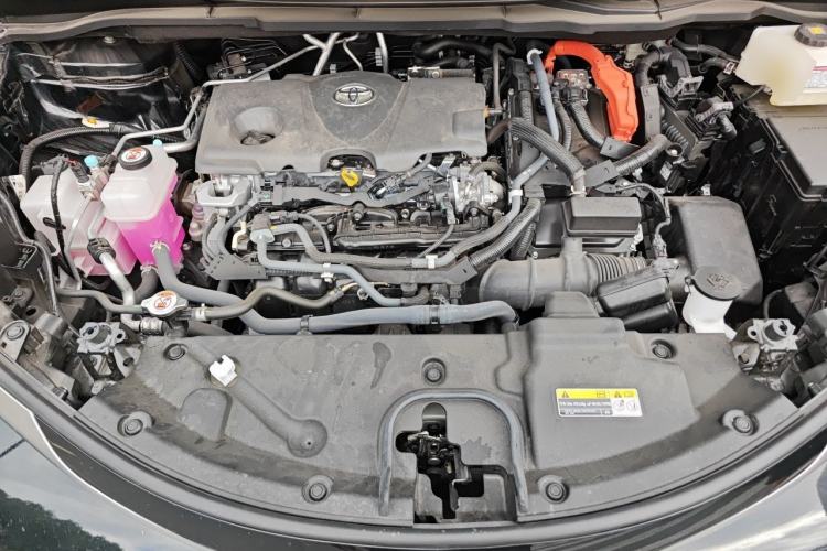 Used Toyota SIENNA 2026 Model 2.5L Dual-Engine Four-Wheel-Drive Premium Edition Engine Bay