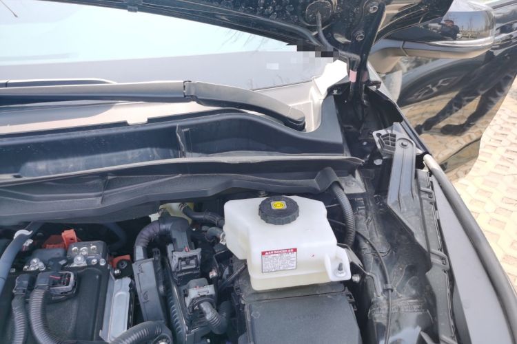 Used Toyota SIENNA 2026 Model 2.5L Dual-Engine Two-Wheel-Drive Comfort Edition Engine Bay Left