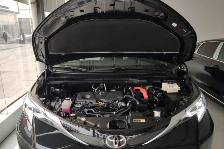 Used Toyota SIENNA 2026 Model 2.5L Dual-Engine Four-Wheel-Drive Prestige Edition Engine Bay