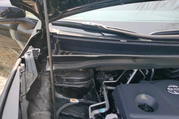 Used Toyota SIENNA 2026 Model 2.5L Dual-Engine Two-Wheel-Drive Comfort Edition Engine Bay Right
