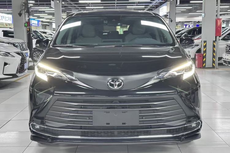 Used Toyota SIENNA 2026 Model 2.5L Dual-Engine Two-Wheel-Drive Comfort Edition Exterior 1
