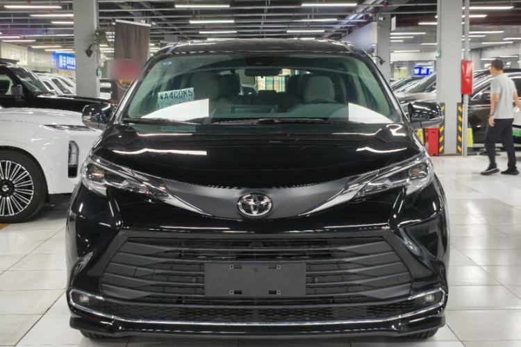 Used Toyota SIENNA 2026 Model 2.5L Dual-Engine Two-Wheel-Drive Comfort Edition Exterior 1