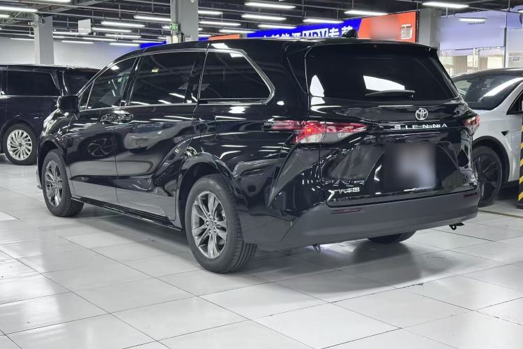 Used Toyota SIENNA 2026 Model 2.5L Dual-Engine Two-Wheel-Drive Comfort Edition Exterior 3