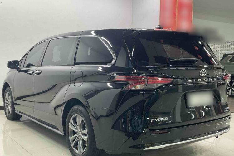 Used Toyota SIENNA 2026 Model 2.5L Dual-Engine Four-Wheel-Drive Premium Edition Exterior 3