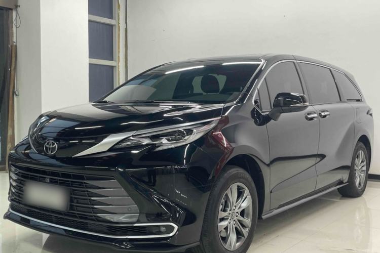 Used Toyota SIENNA 2026 Model 2.5L Dual-Engine Four-Wheel-Drive Premium Edition Exterior 6