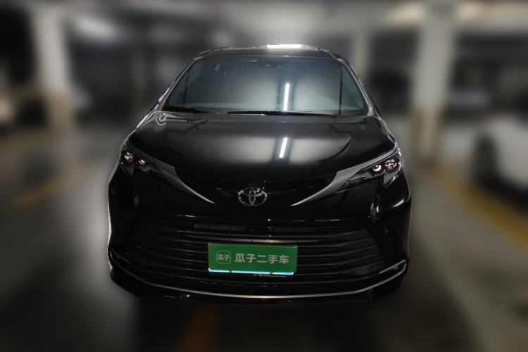 Used Toyota SIENNA 2026 Model 2.5L Dual-Engine Four-Wheel-Drive Luxury Edition Front