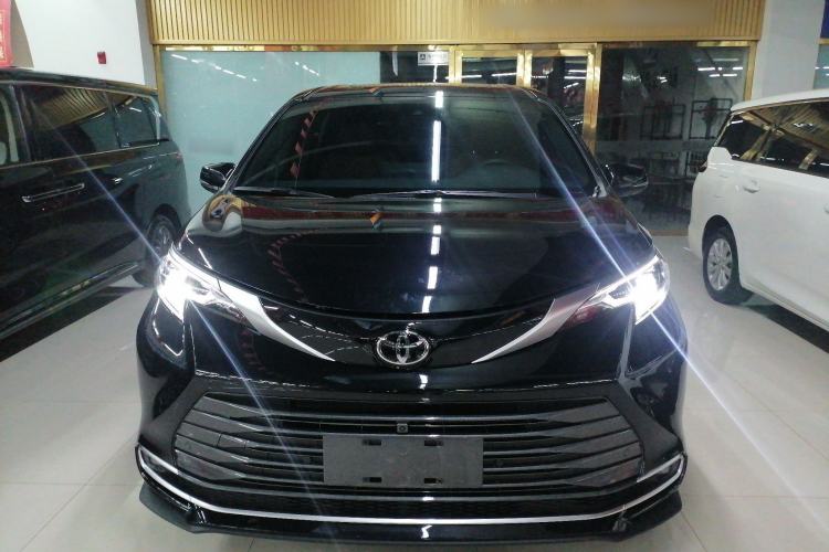Used Toyota SIENNA 2026 Model 2.5L Dual-Engine Four-Wheel-Drive Premium Edition Front