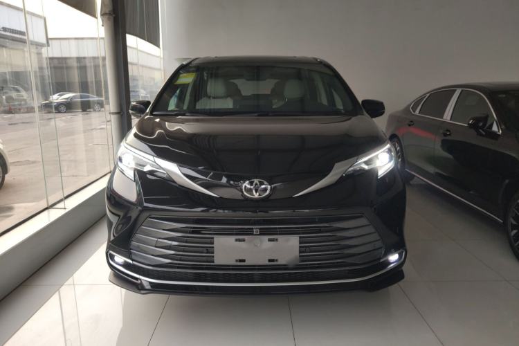 Used Toyota SIENNA 2026 Model 2.5L Dual-Engine Four-Wheel-Drive Prestige Edition Front