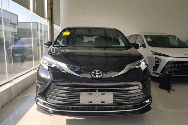 Used Toyota SIENNA 2026 Model 2.5L Dual-Engine Four-Wheel-Drive Prestige Edition Front
