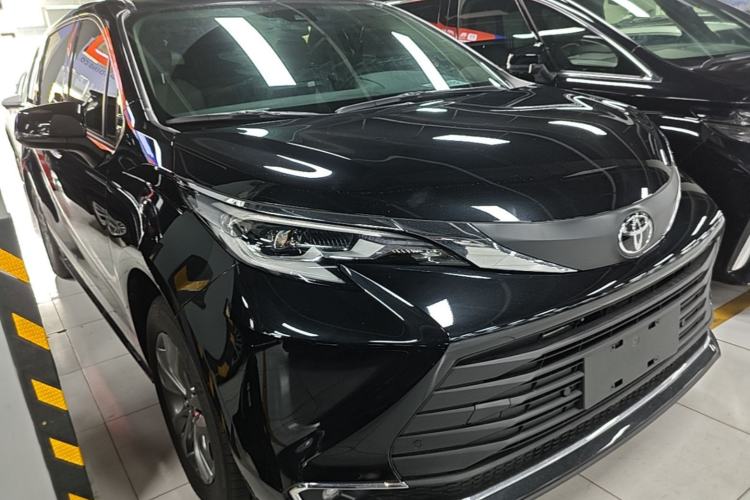 Used Toyota SIENNA 2026 Model 2.5L Dual-Engine Two-Wheel-Drive Comfort Edition Front Right 45 Deg