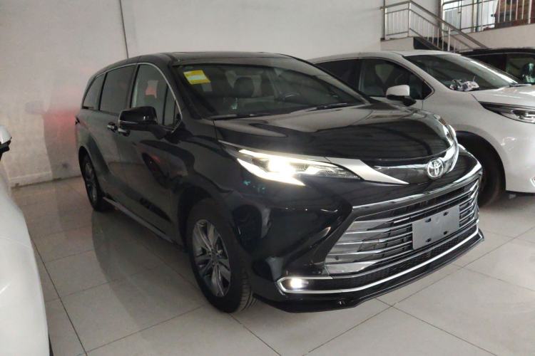 Used Toyota SIENNA 2026 Model 2.5L Dual-Engine Four-Wheel-Drive Luxury Edition Front Right 45 Deg