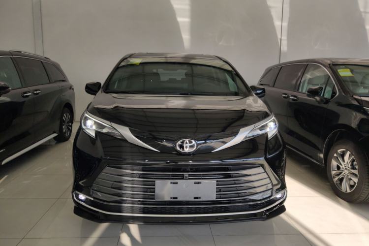 Used Toyota SIENNA 2026 Model 2.5L Dual-Engine Four-Wheel-Drive Prestige Edition Front