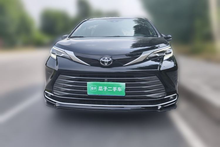 Used Toyota SIENNA 2026 Model 2.5L Dual-Engine Four-Wheel-Drive Prestige Edition Front