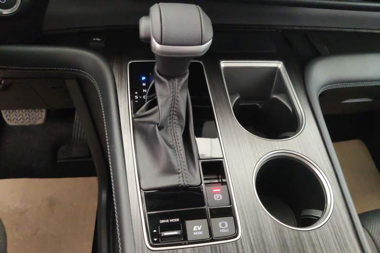 Used Toyota SIENNA 2026 Model 2.5L Dual-Engine Four-Wheel-Drive Prestige Edition Gear Lever