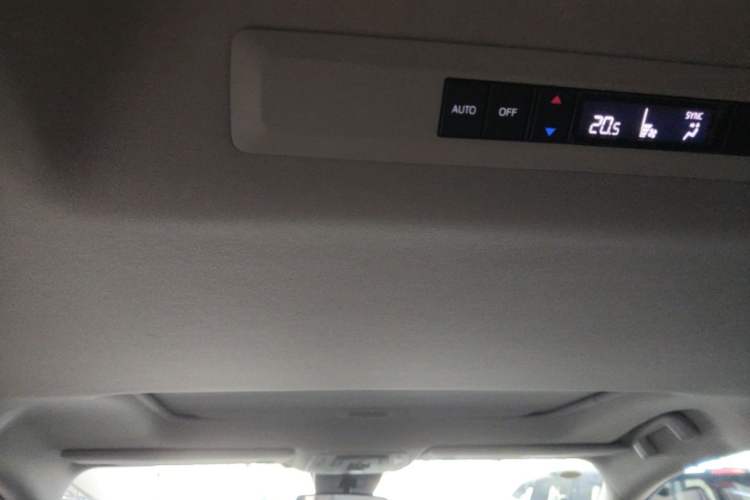 Used Toyota SIENNA 2026 Model 2.5L Dual-Engine Two-Wheel-Drive Comfort Edition Headliner