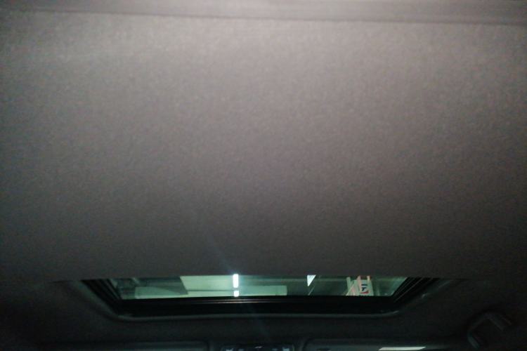 Used Toyota SIENNA 2026 Model 2.5L Dual-Engine Four-Wheel-Drive Premium Edition Headliner